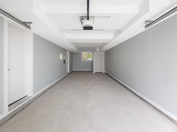 4th image of 2899 River Rd #111