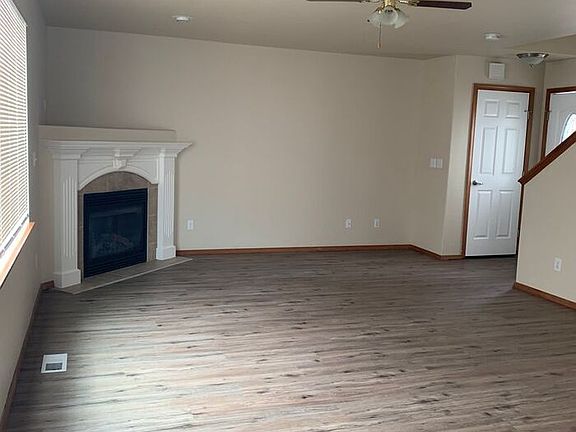 3rd image of 17815 1st Avenue Ct E