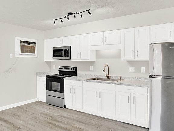 2nd image of 1746 Englewood Dr #5372357