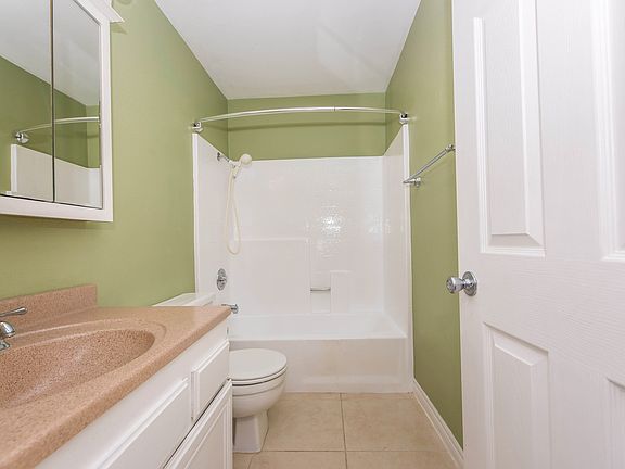 4th image of 34 Coventry Ln #285