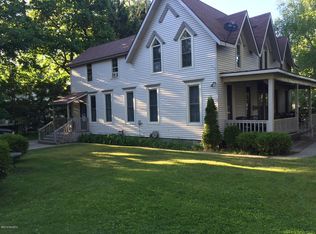 401 Sheldon Ter, Grand Haven, MI 49417