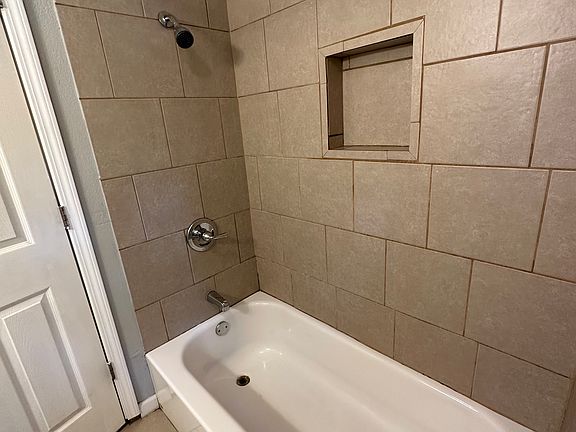 4th image of 8713 E 77th Ter