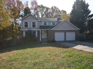 104 Smokehouse Ln, Cary, NC 27513