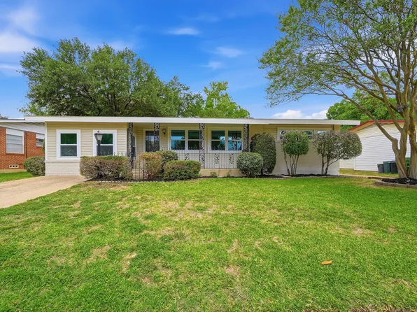 716 Pine St, Hurst, TX 76053
