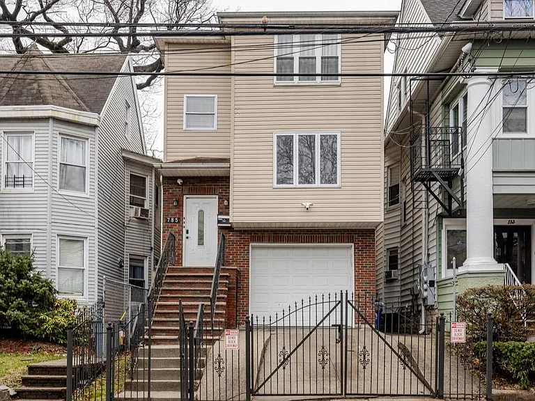 785 Ridge St #2 — Photo 1