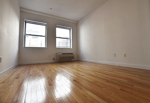 Rented by REAL New York | media 34