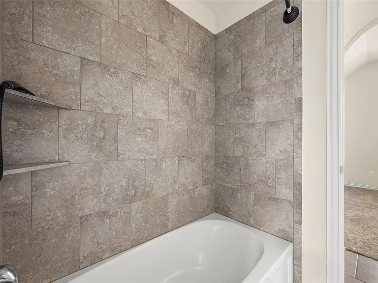 3665 Bainbridge St — Photo 37