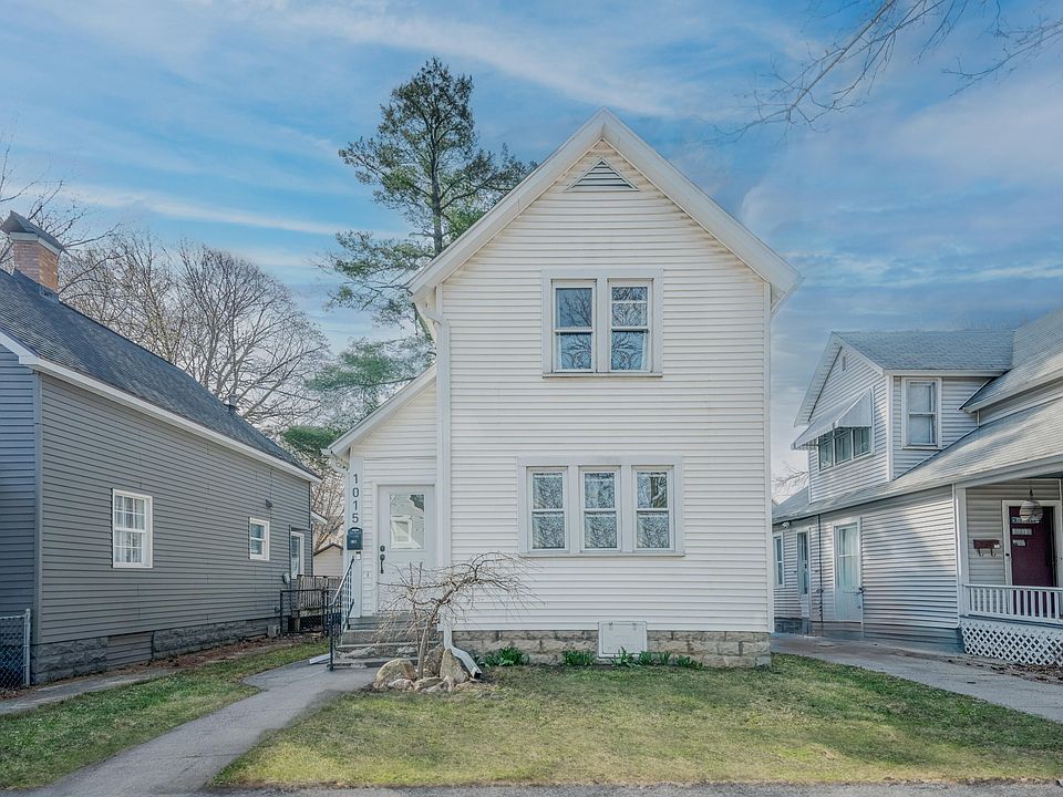 1st image of 1015 McReynolds Ave NW