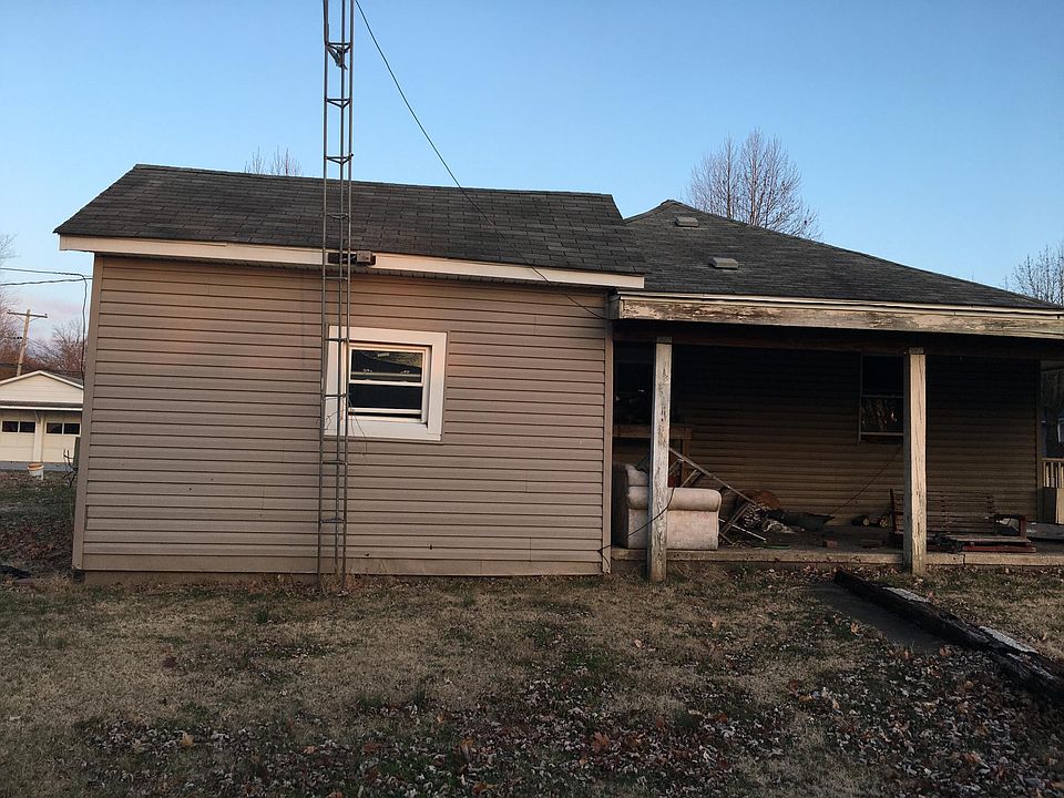 2nd image of 902 W Pine St #1