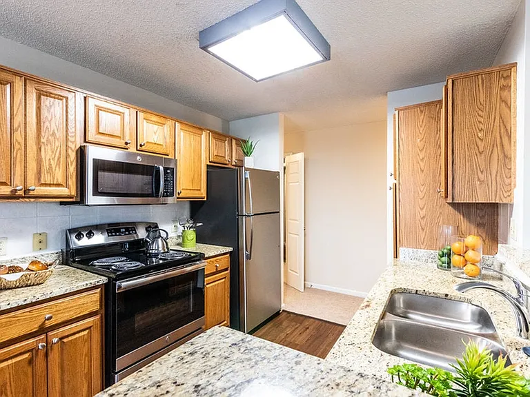 Windsong Place Apartments — Photo 136