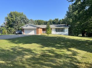 24814 Genesee Rd, Sterling, IL 61081