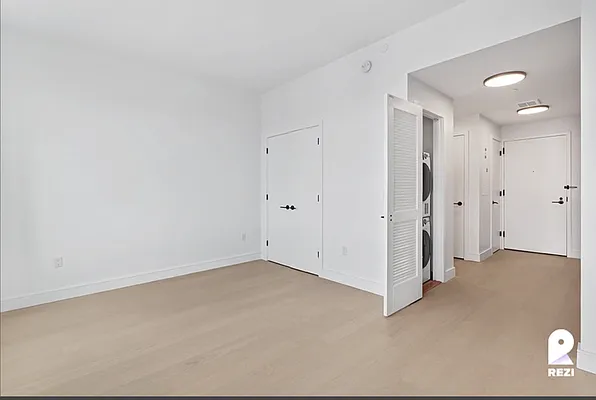 Rented by REZI | media 36