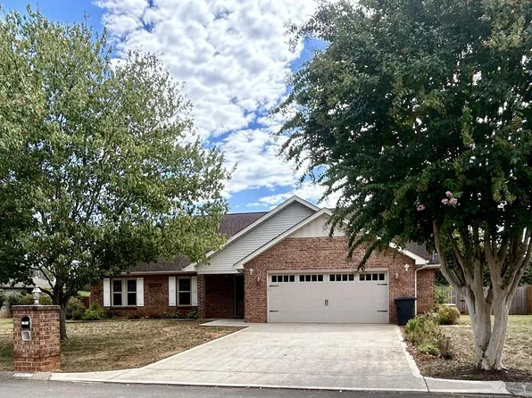 2328 Portland Dr, Maryville, TN 37803