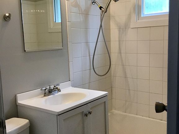5th image of 2210 Rockne Dr