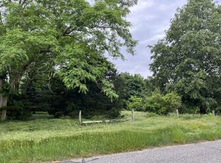 189 Shade Tree Ln, Riverhead, NY 11901