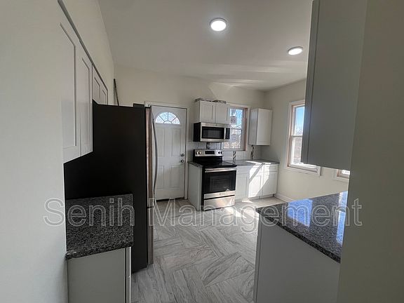 2nd image of 2972 Field St