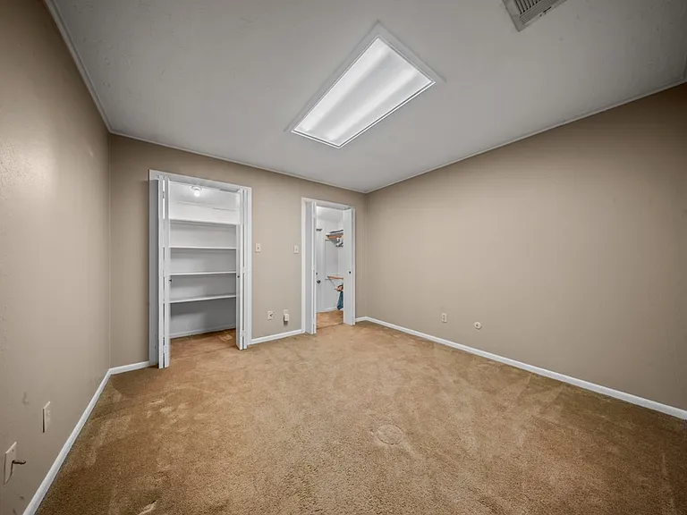 1027 Creek Bend Dr — Photo 24