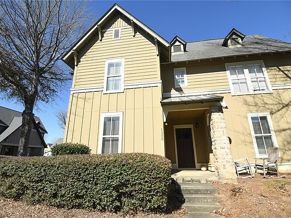 2nd image of 650 Dekalb St Unit 1312