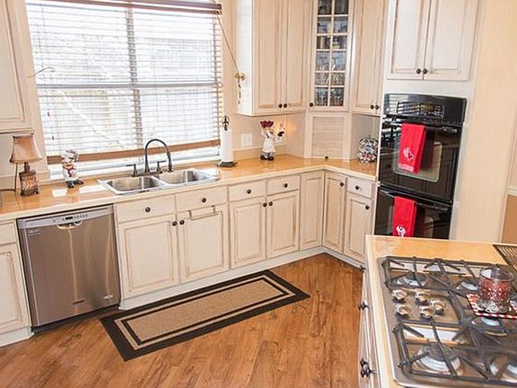 5th image of 1224 Bluewater Dr