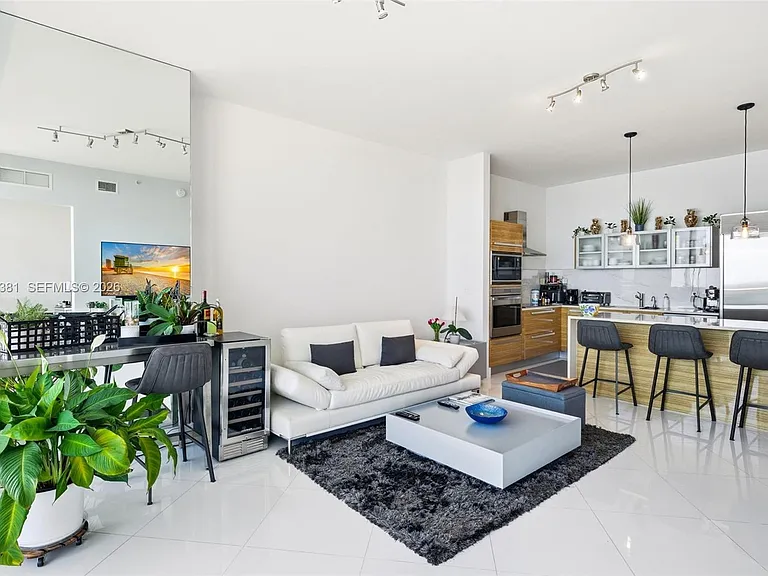 2020 N Bayshore Dr #1908 — Photo 7