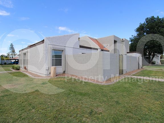 2nd image of 928 E Diamond Dr
