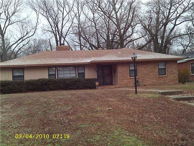 1st image of 1024 Kings Park Dr