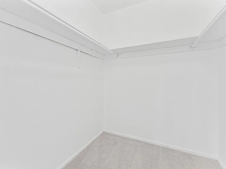 7 Andrea Dr — Photo 10