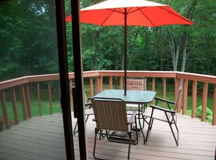 6500 Victoria Dr, Fenton, MI 48430