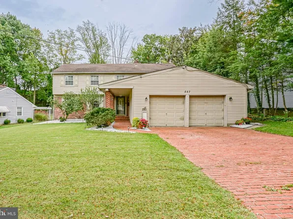 557 Covered Bridge Rd, Cherry Hill, NJ 08034