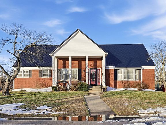 3rd image of 102 Sonley Dr