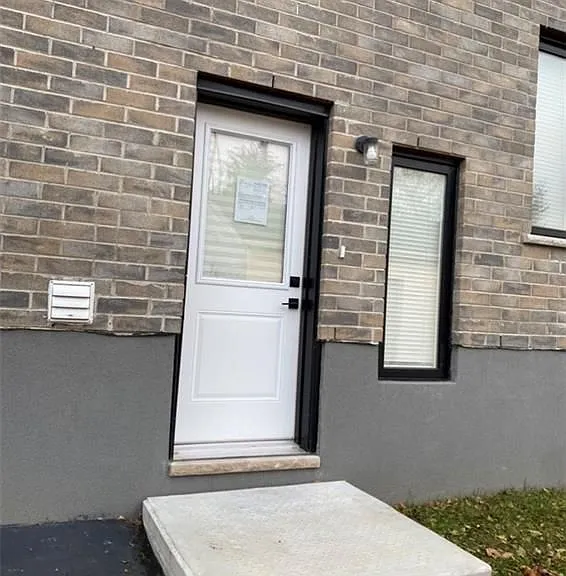 44 Franklin St S — Photo 1