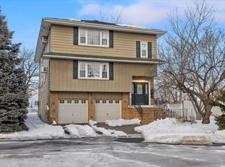 22 Acorn Rd, Secaucus, NJ 07094