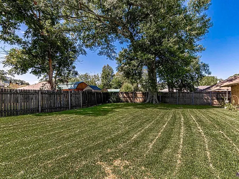 15810 Antietam Ave — Photo 10