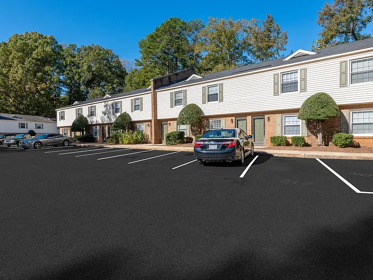 Sage Pointe Apartments — Photo 13