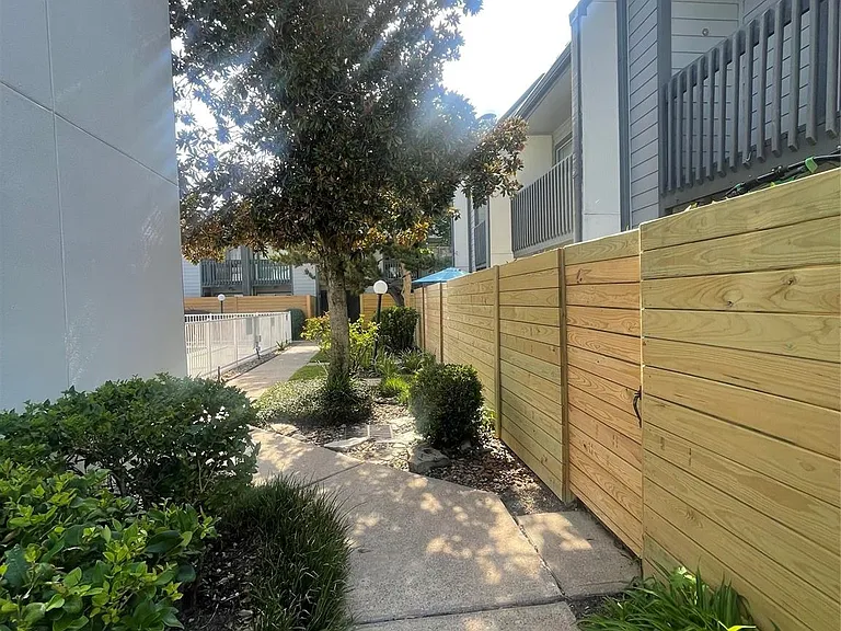5056 Glenmont Dr — Photo 14
