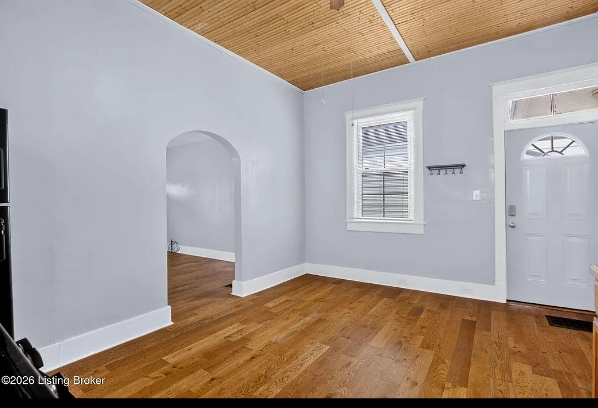 Studio, $1,200 — Photo 3
