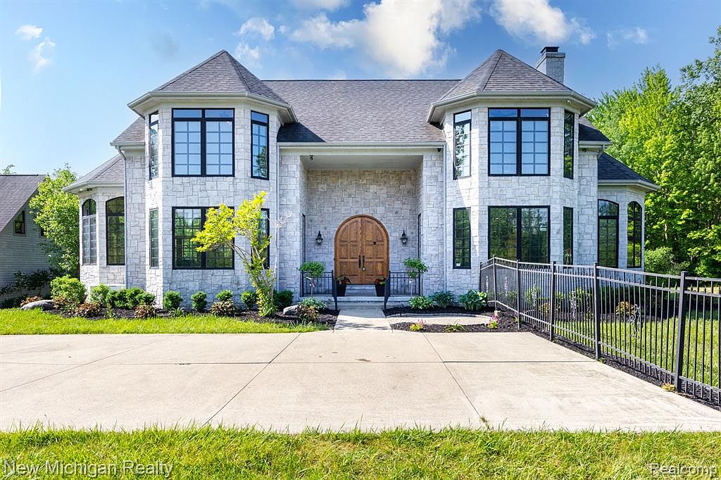 62502 Wayfaring Rd, Ray, MI 48096 MLS 20230039497 Zillow