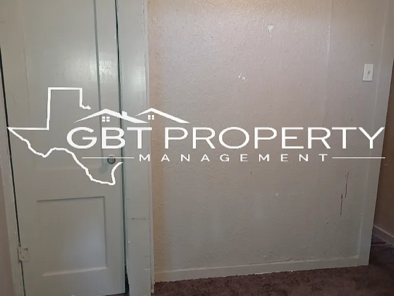 806 Park St — Photo 7