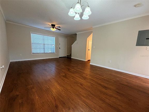 4th image of 3220 Oak Lawn Pl #210