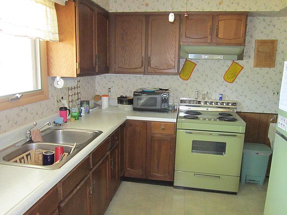 5th image of 323 E Saint Clair Ave