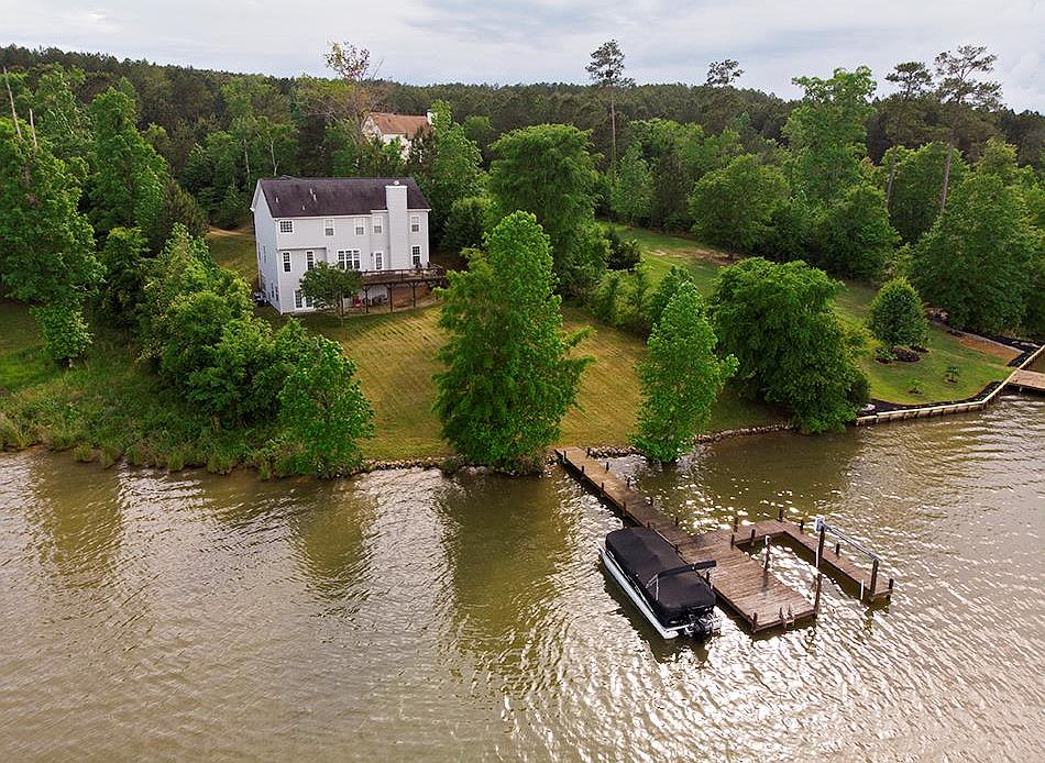 1st image of 870 Eagles Harbor Dr