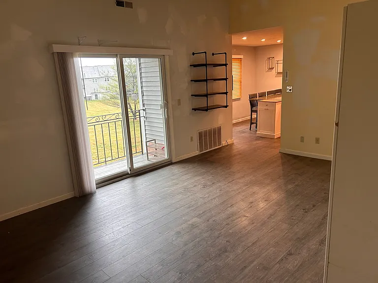 84 Tennis Plaza Rd #18 — Photo 4