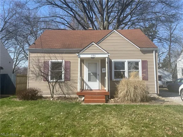 1186 Hilltop Dr, Akron, OH 44310