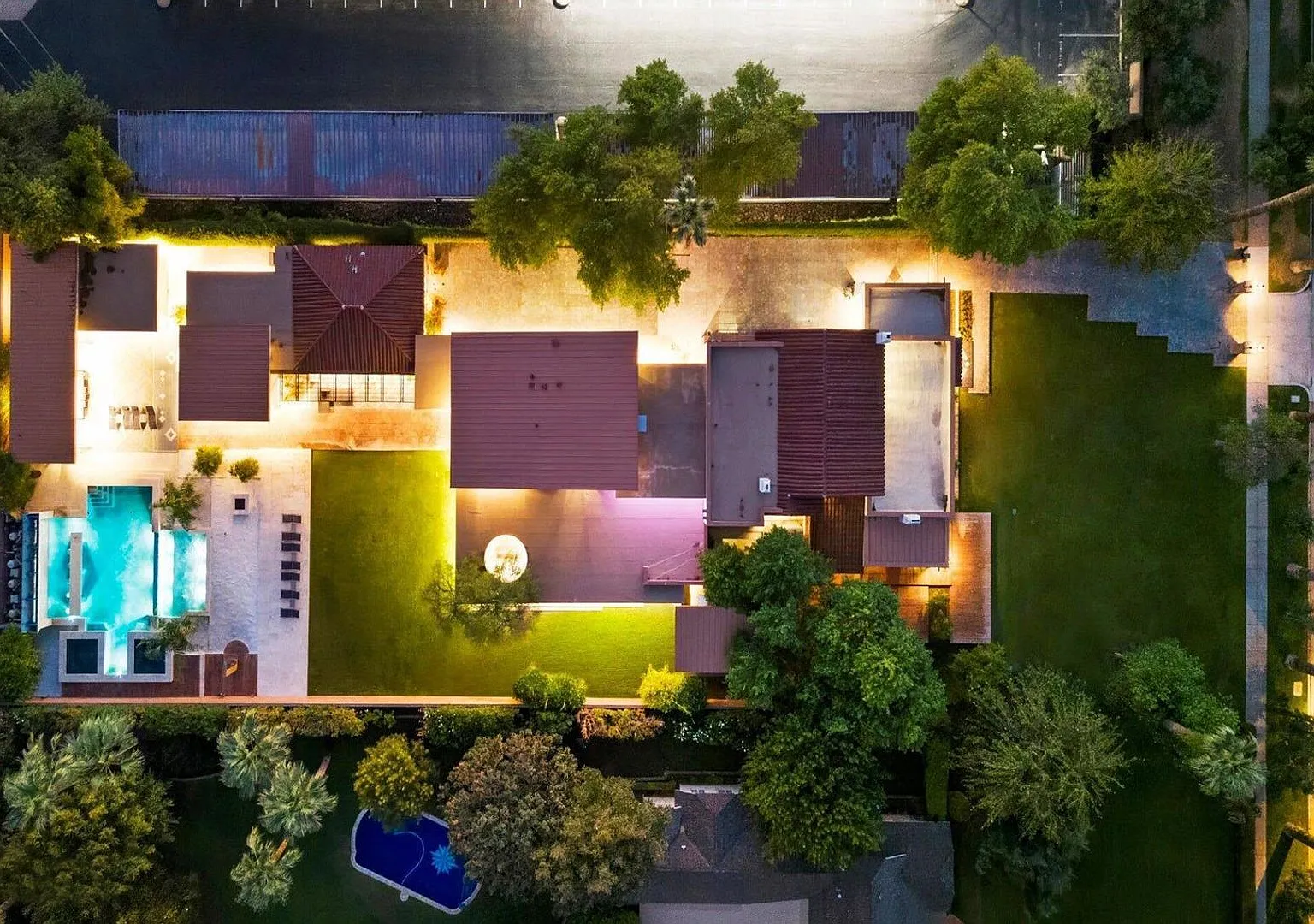 The Estate in Phoenix — Photo 1