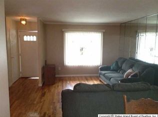 8 Token St, Staten Island, NY 10312