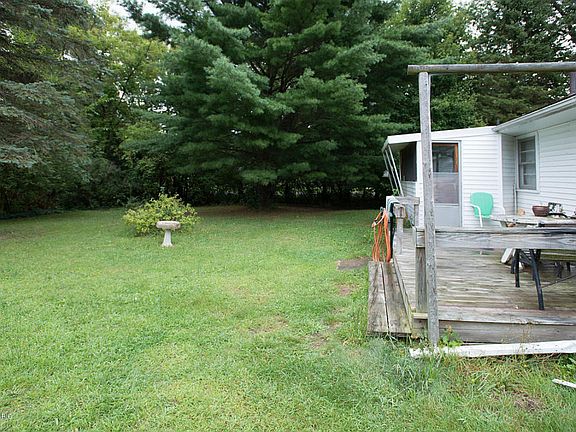 4th image of 104 Aloha Ave