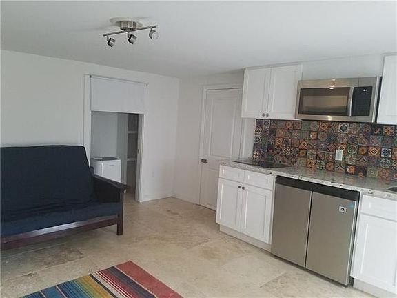 2nd image of 2124 Palmer Ave Unit S
