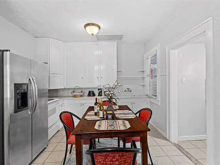 2511 Whitney St #A — Photo 8