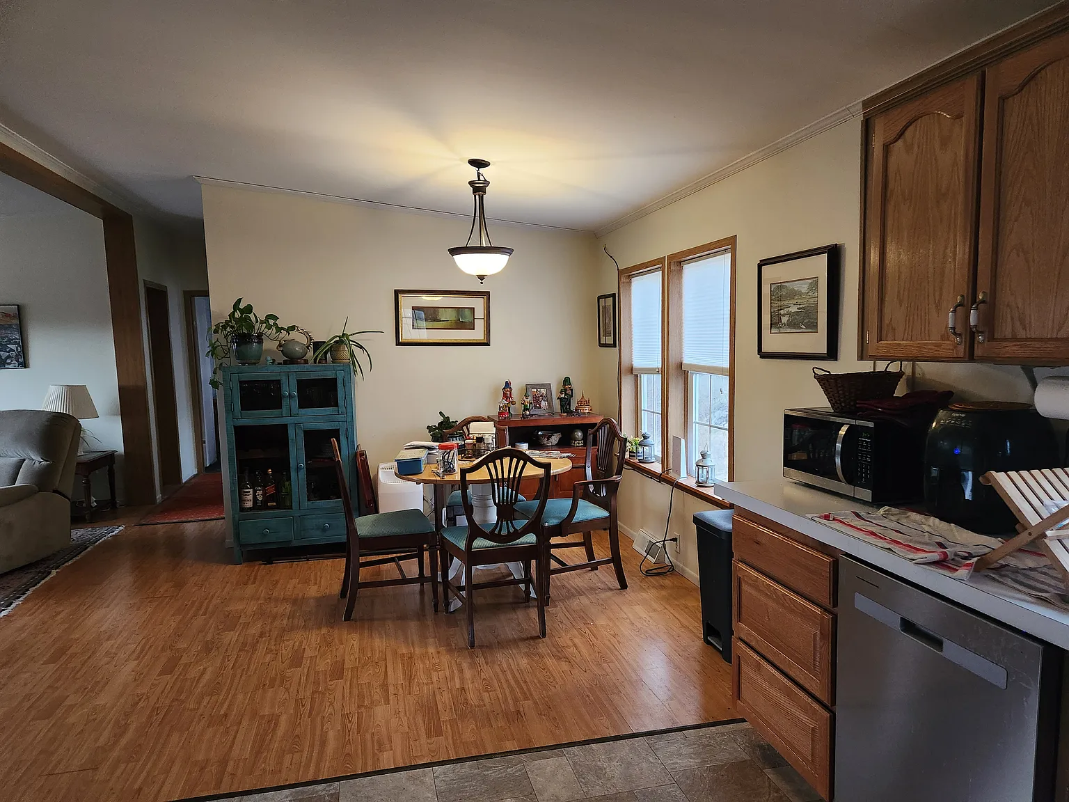 3 bed, $2,500 — Photo 2
