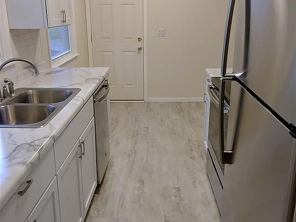 5th image of 2226 S 123rd St